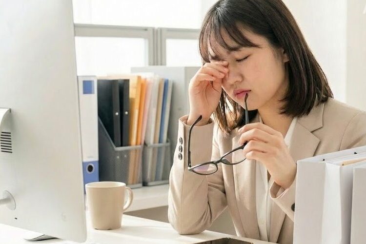 長時間睇電腦眼痛,其實影響緊工作效率