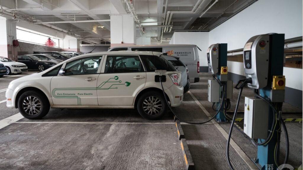 電動車充電站難排