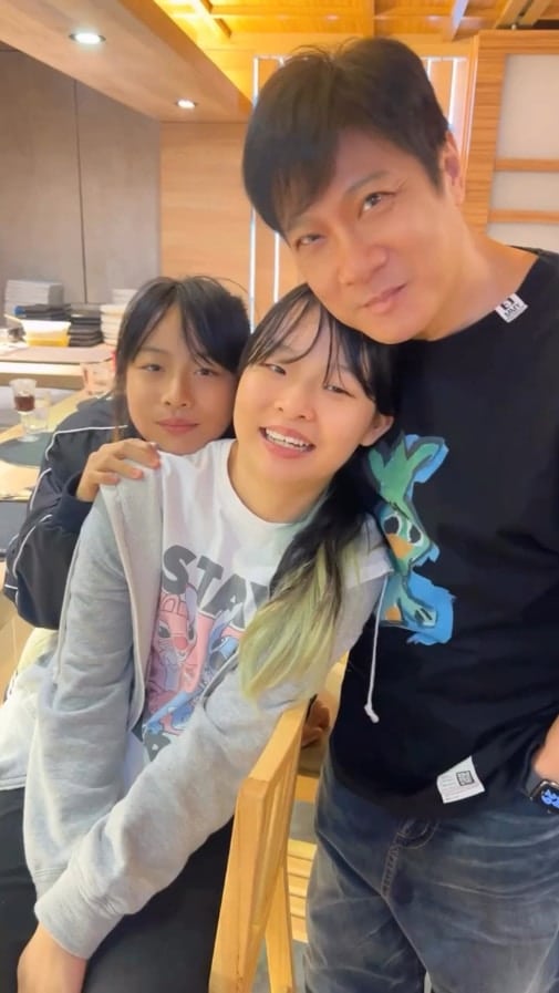 錢嘉樂湯盈盈慶父親節